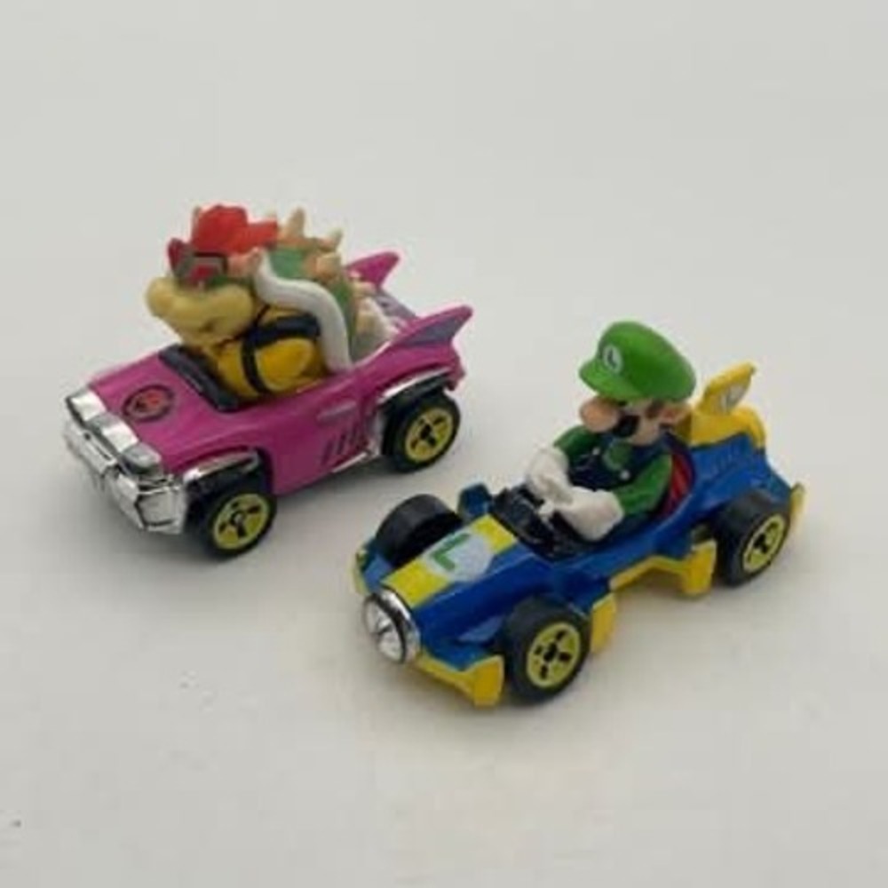 Hot Wheels Mario Kart Luigi Mach 8 and Bowser Badwagon Diecast Cars Lot of 2 - Picture 3 of 7
